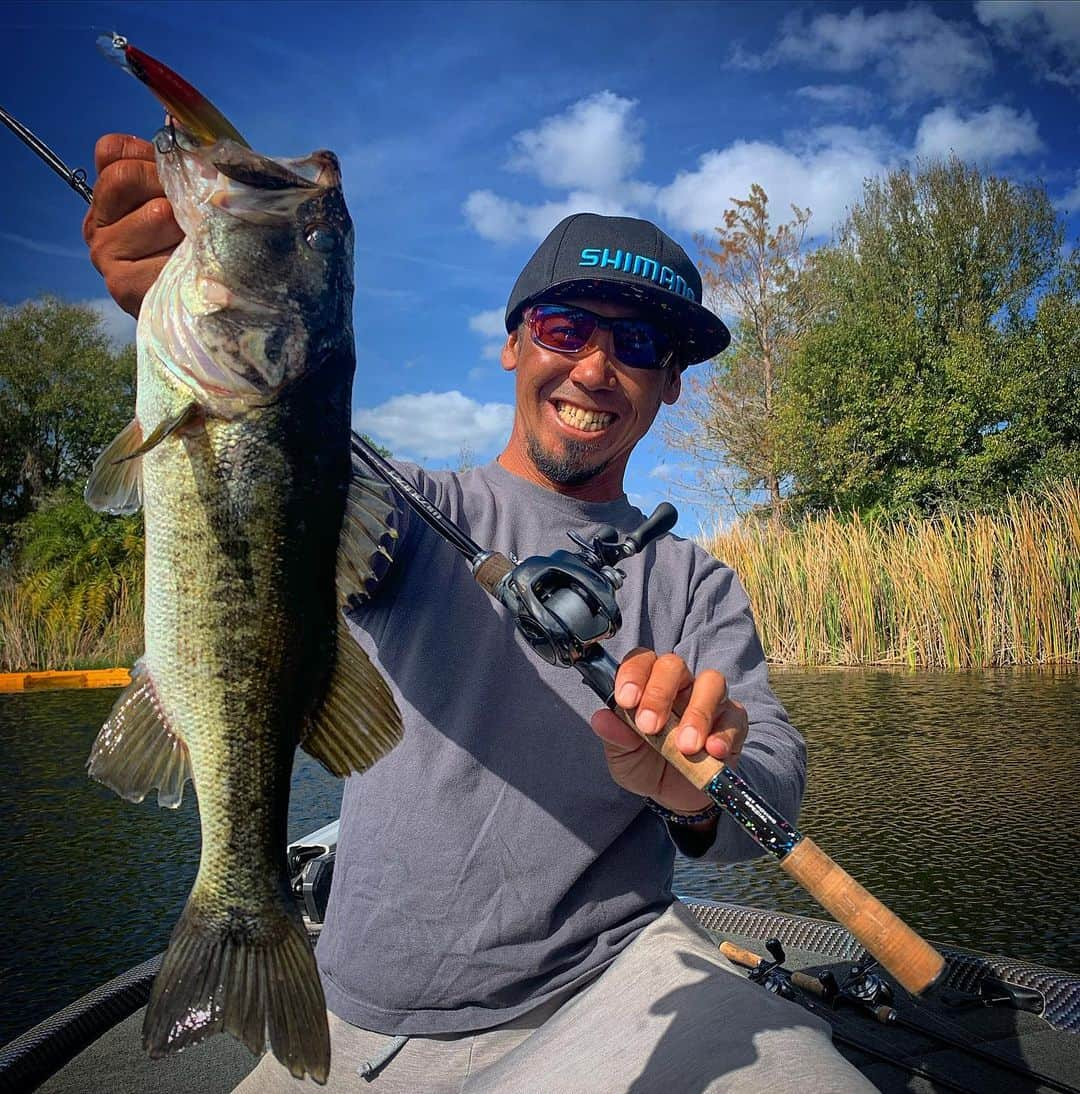 伊豫部健さんのインスタグラム写真 - (伊豫部健Instagram)「We shot videos for shimano today. @shimanofishing_jp  Because I could't fish championship Friday at @bass_nation  I learned a lot about FL fishing today. We had fun👍👍👍 @10tenfeetunder_kiob @yocchi_10ftu @10ftu_kiob_smpfishing @ken_iyobe @obick_55 @zhanna_smpfishing @takatakap10kiob @sunline_japan @gary_international_kk @sns_hayabusa @talex_fishing @ringstar_1889 @autogarage_omy #iyoken #kiob」1月18日 10時45分 - ken_iyobe