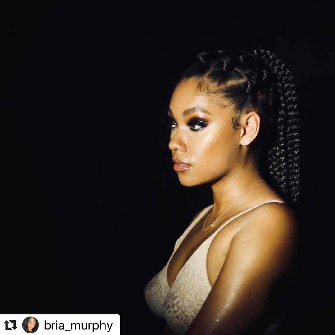 ニコール・ミッチェル・マーフィーさんのインスタグラム写真 - (ニコール・ミッチェル・マーフィーInstagram)「My beautiful  @bria_murphy  looking like a Goddess ❤️#mydaughter  #firstborn #myheart #love」1月18日 10時56分 - nikimurphy