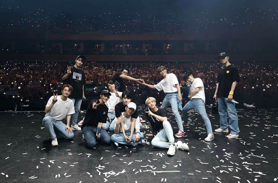 SEVENTEENさんのインスタグラム写真 - (SEVENTEENInstagram)「[17'S] SEVENTEEN WORLD TOUR [ODE TO YOU] IN HOUSTON  We had a great time Houston 💖  #ODETOYOUwithSVT #NowSVT」1月18日 10時57分 - saythename_17