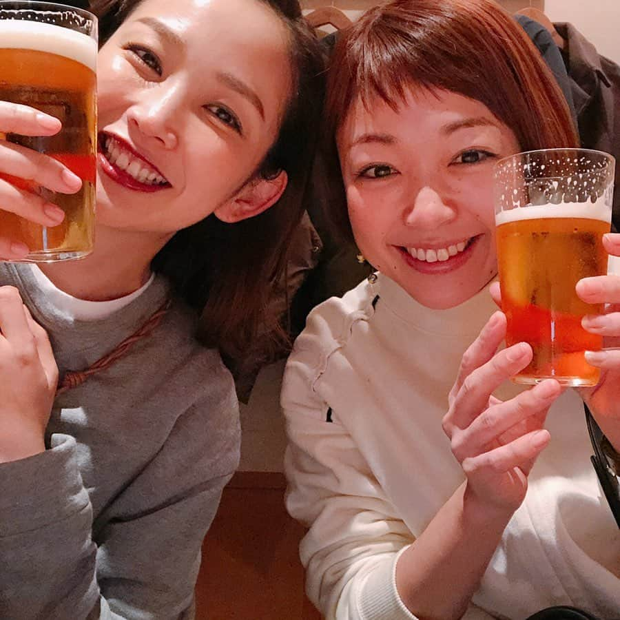 小雪さんのインスタグラム写真 - (小雪Instagram)「中上さんと乾杯でした🍻 ハプニング？ミス？もあり😂 はぁ、楽しかった🥳  #次の日を考えて飲めるようになったよね🍺 #たぶんね #まあこゆき」1月18日 11時24分 - koyuki2