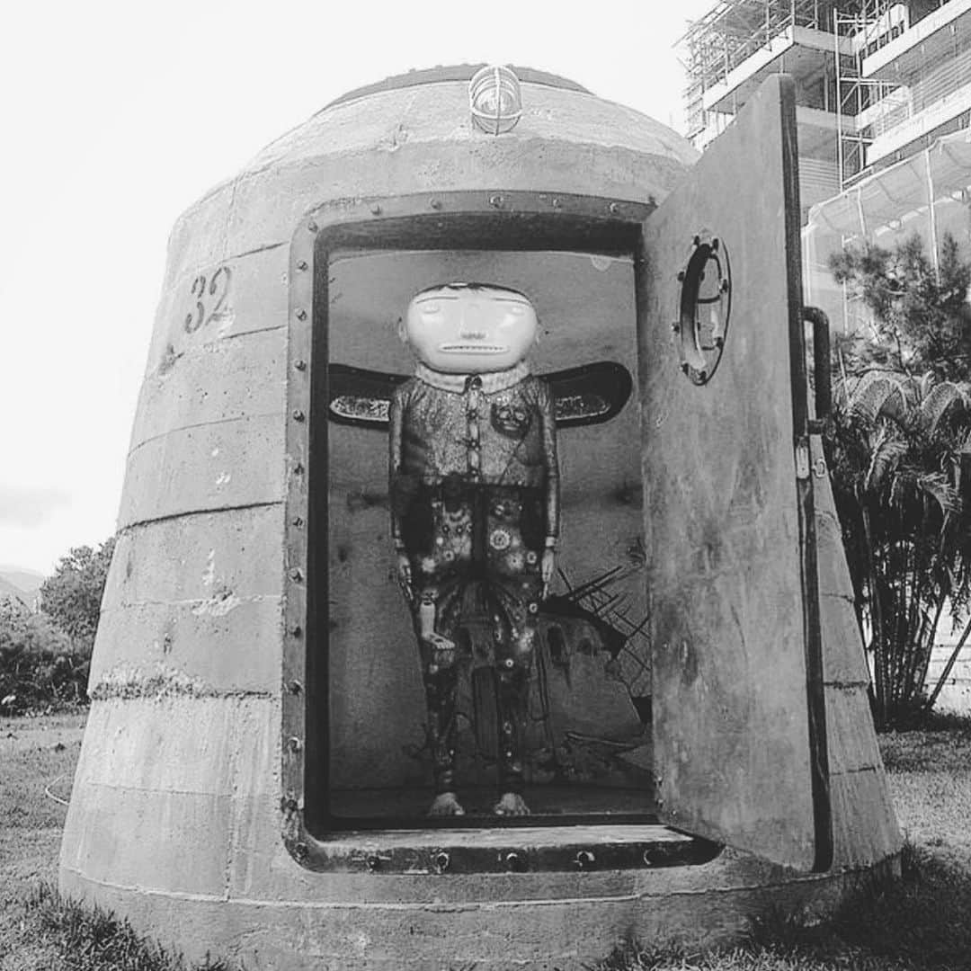 osgemeosさんのインスタグラム写真 - (osgemeosInstagram)「The bunker ... 16/01/2020 #Brasil Photo1- bunker #maior acervo de arte popular brasileira @museucasadopontal  Photo2- #brasil Photo3 e 4 - pinturas e colagens realizadas no subsolo do museu PalaisdeTokyo em Paris. Durante a segunda guerra mundial o exército nazista confiscou obras de arte e instrumentos musicais, muitos destes foram  escondidos no subsolo do museu. @jr @palaisdetokyo」1月18日 11時48分 - osgemeos