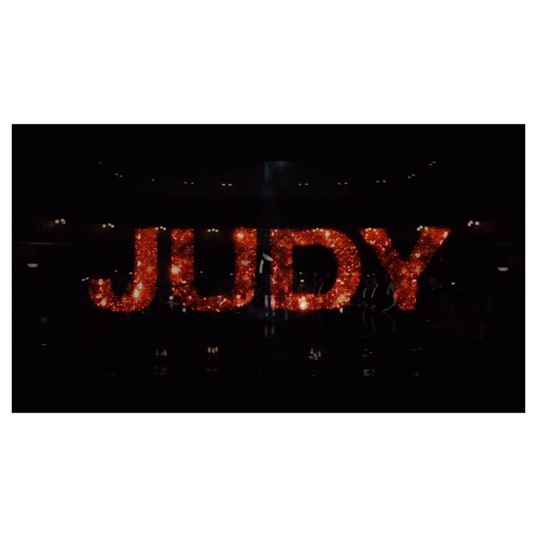 中丸シオンさんのインスタグラム写真 - (中丸シオンInstagram)「『Judy』 #judygarland  #overtherainbow 👠🌈🎙 そして『蝋老楼』の脚本が届きました。こ、、、、こここここ、、え？！まったく、読んだことのなかった肌触り、、、劇場を壊すおつもりの作演出家、G2さん。要準備」1月18日 12時58分 - shion_joywasabi