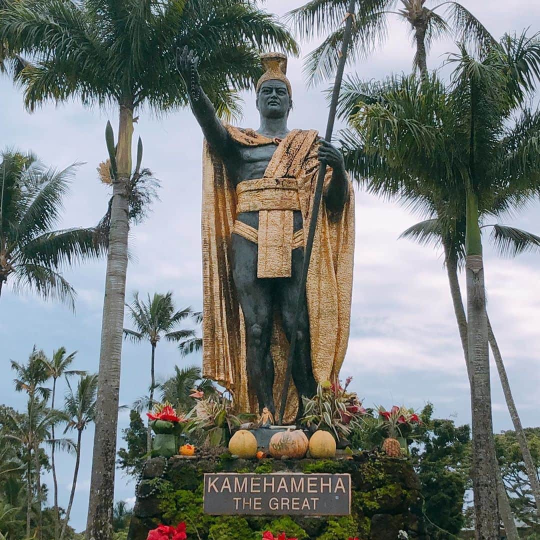 浜田雅功の旅日記さんのインスタグラム写真 - (浜田雅功の旅日記Instagram)「上・ハワイのカメハメハ大王 下・日本のハメハメハ大王  #浜ちゃん後輩と行くハワイ島で休日 #浜田雅功 #ライセンス井本 #どりあんず平井 #どりあんず堤 #サカイストまさよし #チーモンチョーチュウ菊地 #プラスマイナス岩橋 #天竺鼠瀬下 投稿者平井」1月18日 13時08分 - hamachankyuzitsu