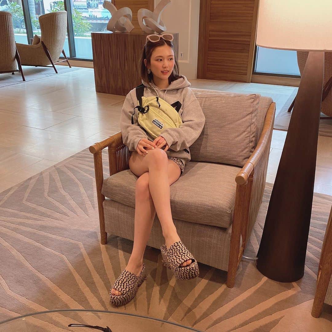 のインスタグラム：「☃️🌺 ㅤㅤㅤㅤㅤㅤㅤㅤㅤㅤㅤㅤㅤ やっぱり暖かい方がすき🥺🌴💖 1番は秋だけど🍠🍃🍄 ㅤㅤㅤㅤㅤㅤㅤㅤㅤㅤㅤㅤㅤ アイテムはタグ付けしておくね💜 ㅤㅤㅤㅤㅤㅤㅤㅤㅤㅤㅤㅤㅤ #hawaii #희영 #ひよん」