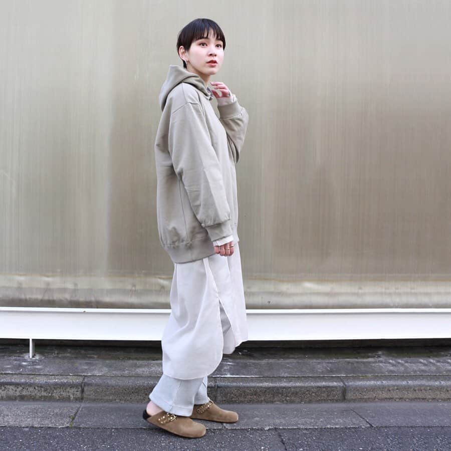 JOURNAL STANDARDさんのインスタグラム写真 - (JOURNAL STANDARDInstagram)「JOURNAL STANDARD一押し今年のワンピースはこう着こなす。 ＊ onepiece ¥15,000+tax code:20040400709010 ＊  #journalstandard  #baycrews #ladies #fashion #2020spring #newarrivals #recommended #onepiece」1月18日 13時39分 - journalstandard.jp