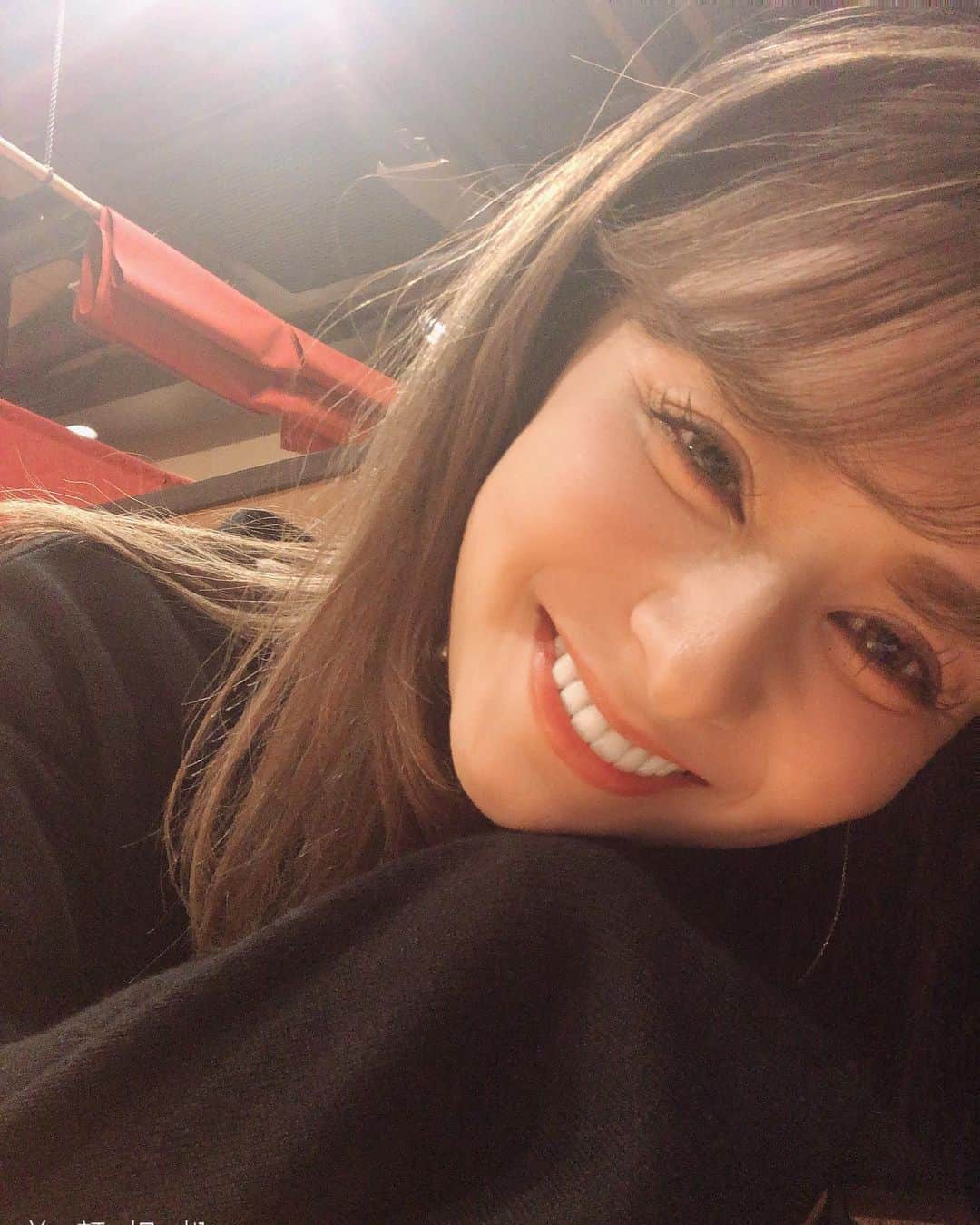 古澤未来のインスタグラム：「前髪のアレンジが最近たのしい🎶  オールバックもできるし かきあげもできるし🥺  中には前髪長いのがよかったゆわれるけど女の子からは私もしたい！て声もあってほんとおすすめしたい😂❤ #ヘアアレンジ #シースルーバング  #シースルー前髪  #あざとい系女子」