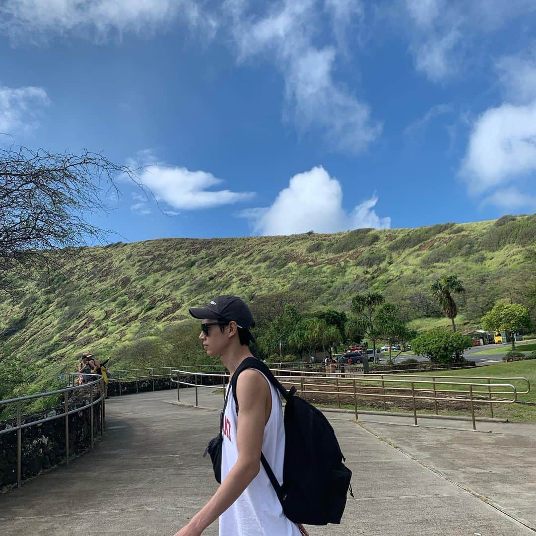 パク・ソンフンのインスタグラム：「Aloha🌈」