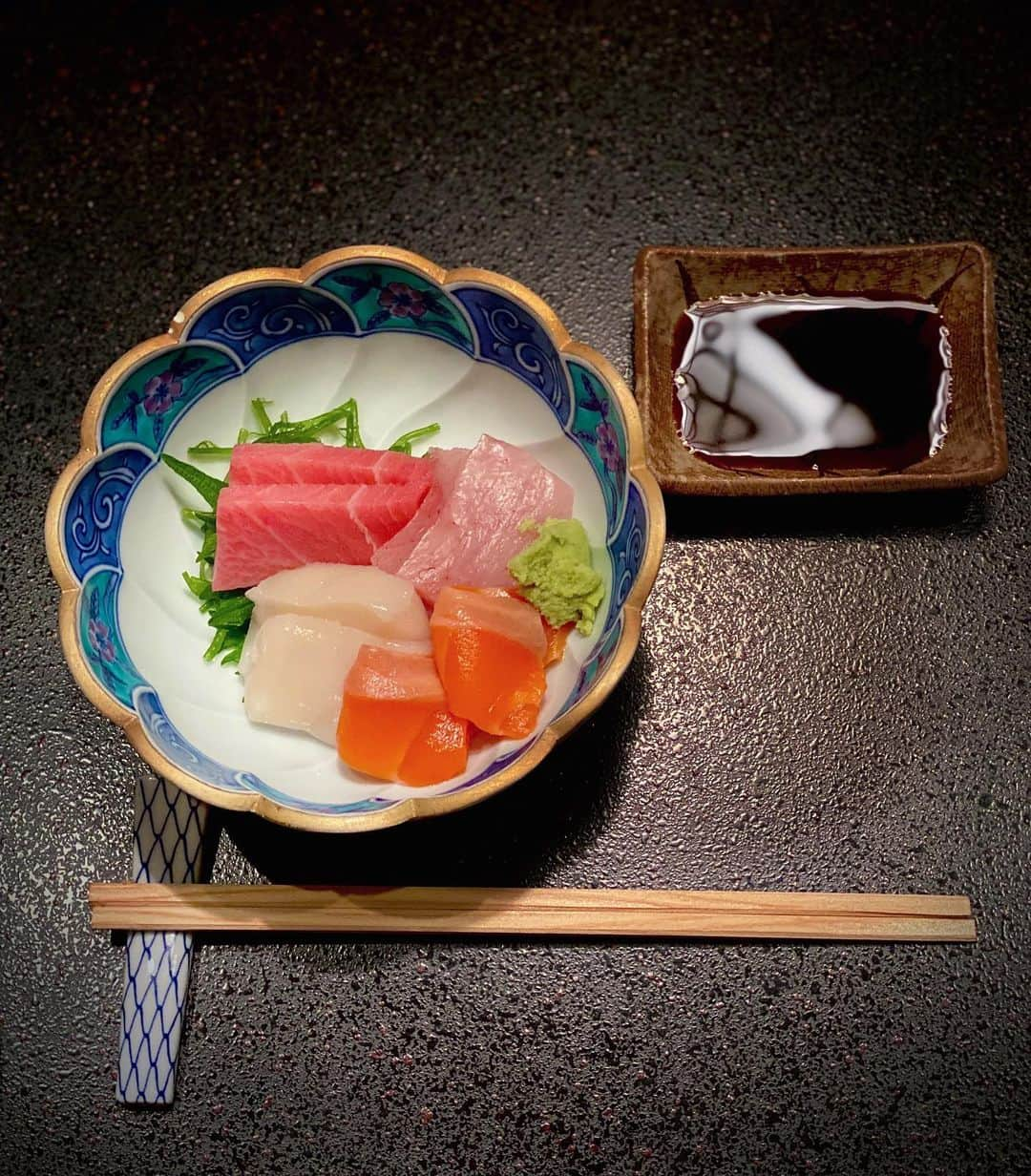 ジョセフィン・スクリヴァーさんのインスタグラム写真 - (ジョセフィン・スクリヴァーInstagram)「Nothing like sashimi in japan 🥰🍣😍」1月19日 1時48分 - josephineskriver