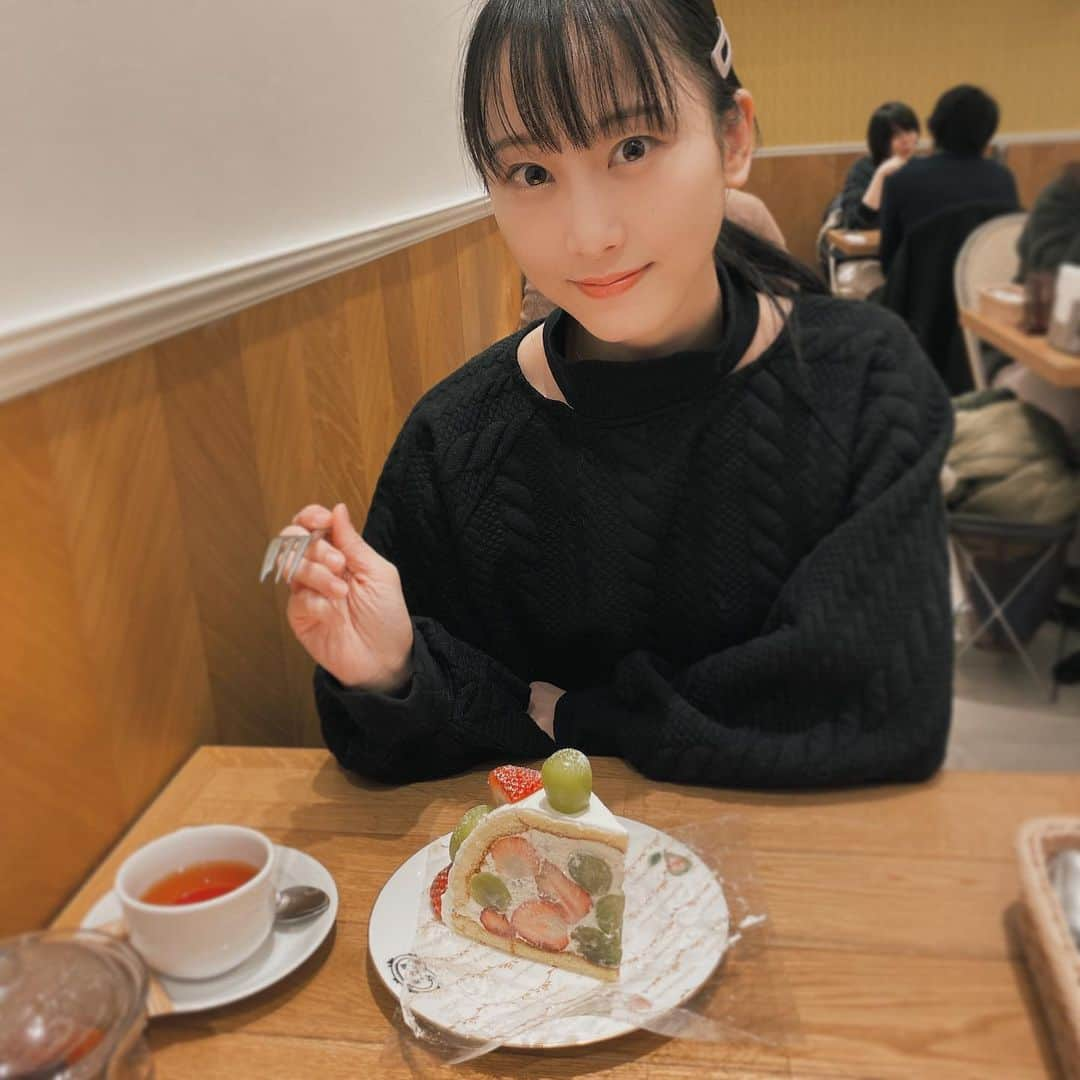 松井玲奈さんのインスタグラム写真 - (松井玲奈Instagram)「美味しいケーキには目がないです。」1月19日 0時30分 - renamatui27