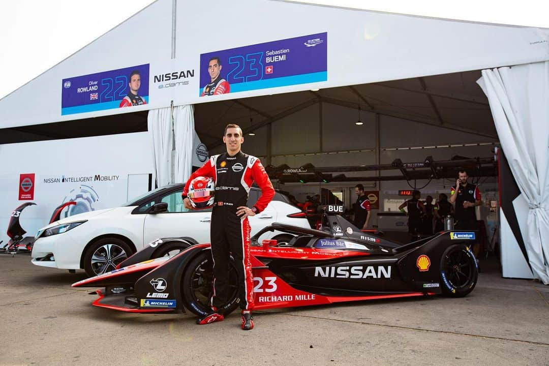 セバスチャン・ブエミさんのインスタグラム写真 - (セバスチャン・ブエミInstagram)「#SantiagoEPrix Starting P6 ! Let’s do this 🚀 ------- 🔗 Help me to get some extra power by voting on the #FanBoost link in my bio or tweet with #FanBoost & #SebastienBuemi」1月19日 1時25分 - sebastien_buemi