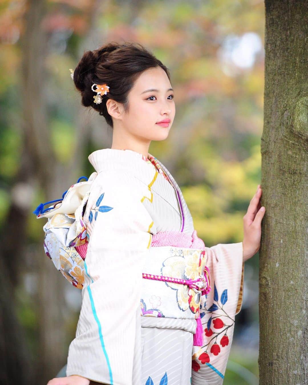 石井美音奈のインスタグラム：「前撮りで撮った写真データー保存したよー  #着物　#成人式　#成人式前撮り」