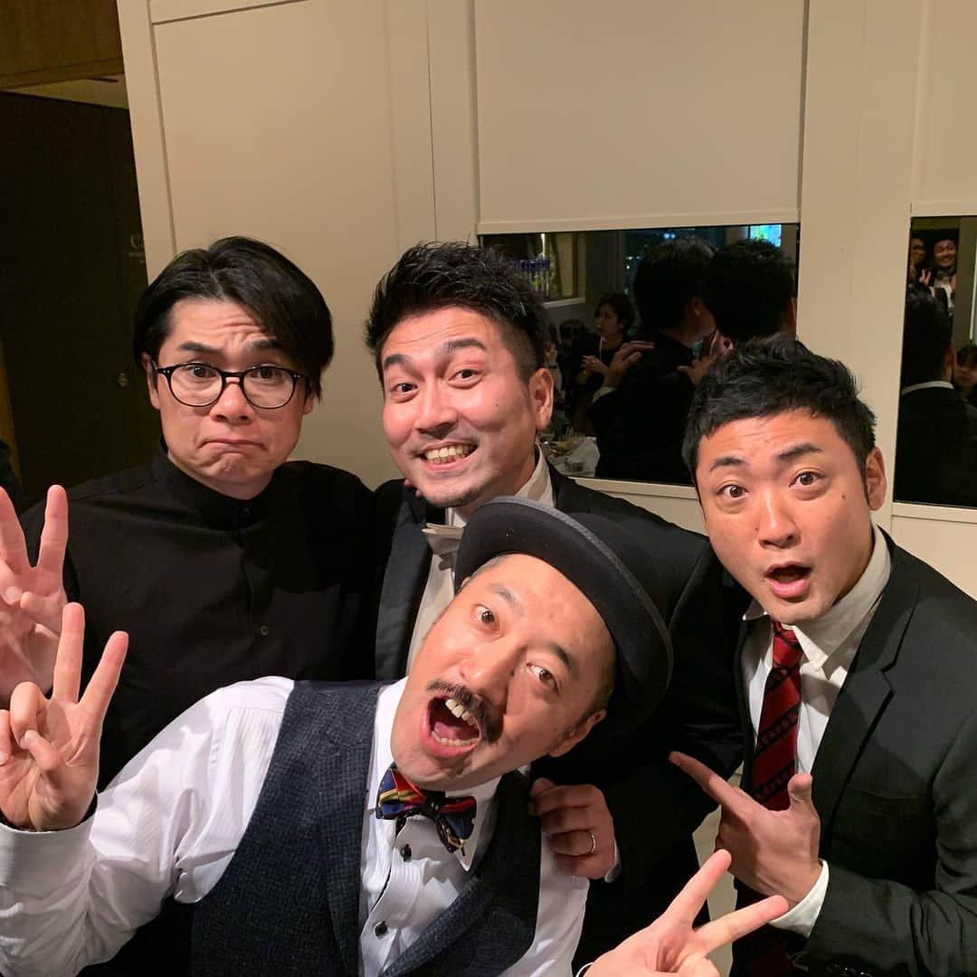 川口徹道さんのインスタグラム写真 - (川口徹道Instagram)「5年間共同生活してた3人➕重岡夫婦  #ラフコントロール重岡　さん #御苑三兄弟 #幡ヶ谷三兄弟 #平成ノブシコブシ吉村　さん #5GAP久保田　さん #てつみち #共同生活5年」1月18日 16時59分 - tetsumichi0609