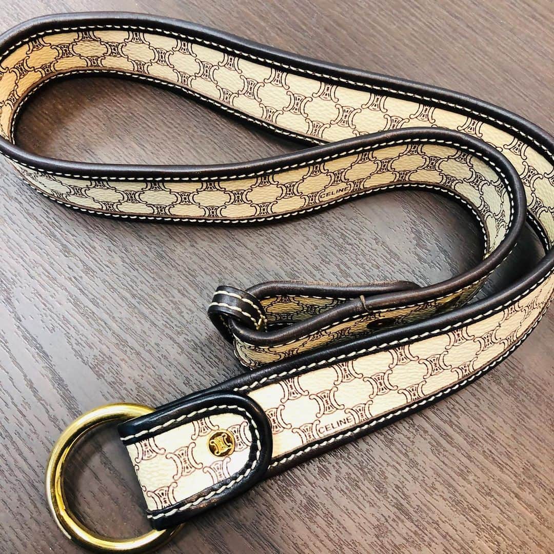 ブランド EXのインスタグラム：「セリーヌ　ベルト お買取致しました！ .  #杉並区 #高価買取 #高井戸 #浜田山 #井の頭線 #ブランドEX #営業 #女性スタッフ在籍 #お気軽にどうぞ😊 #断捨離 #片付け #整理して出てきた商品 #拝見させて下さい！ #出張買取も致します #生前整理 #貴金属 #切手 #金券 #金買取 #ダイヤ高価買取は」