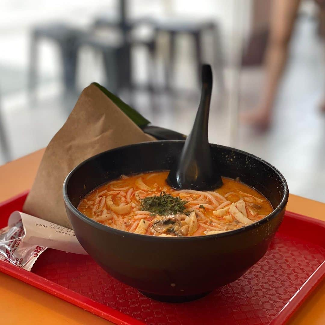 藤岡みなみさんのインスタグラム写真 - (藤岡みなみInstagram)「たべすぎだな？(外食編)﻿ ﻿ ﻿ ﻿ ﻿ #Singapore #laksa #海南鸡饭 #biliyani #nasigoreng ﻿#sembawangwhitebeehoon #三巴旺」1月18日 17時06分 - fujiokaminami