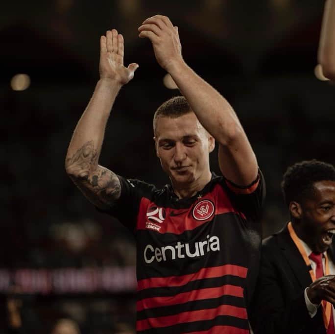 ミッチェル・デュークのインスタグラム：「Overwhelmed with all the Birthday love ❤️🖤 appreciate all the kind messages! Going to make my last year in my 20’s my biggest one yet 🙌🏼👴🏼 #29」