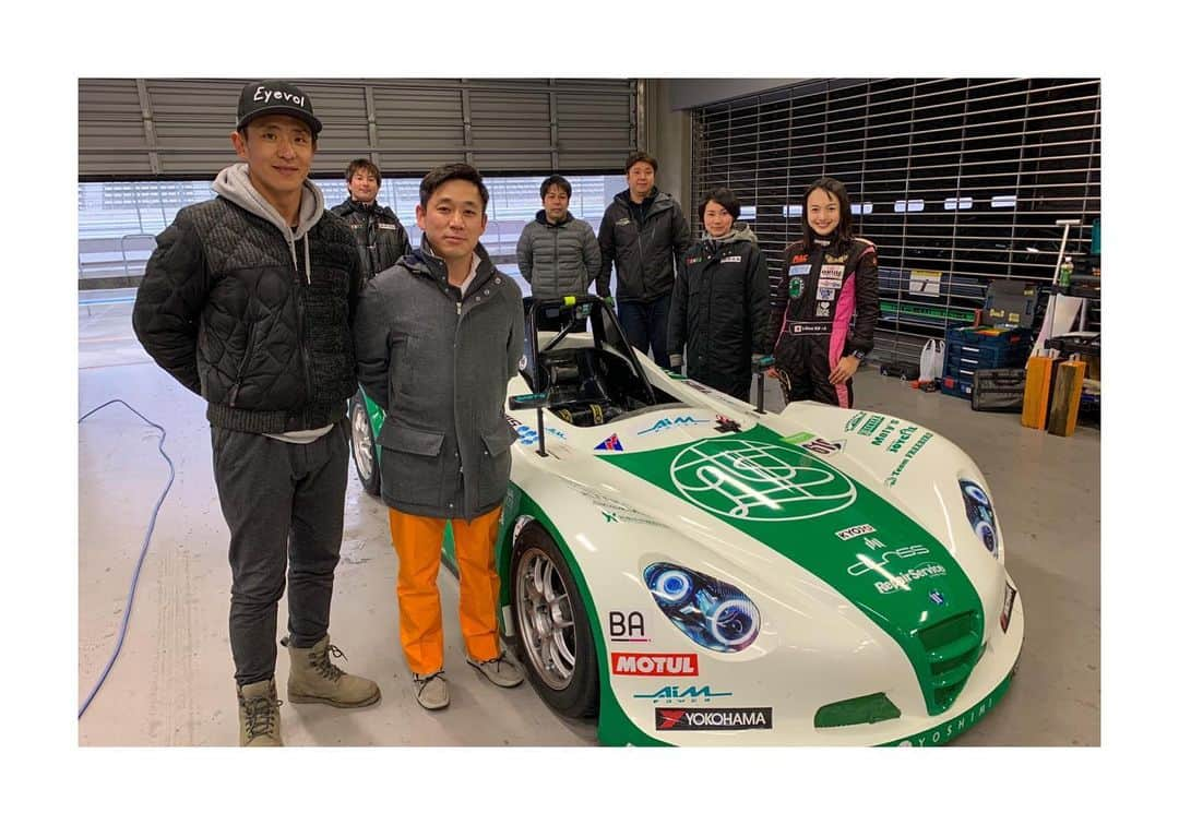 平中克幸さんのインスタグラム写真 - (平中克幸Instagram)「. KOSHIDO Racing 始動です！ . . しかし天気は生憎の雪💦 . . それでもタイヤが変わった今シーズンの VITA-01。 . . その変化を確認すべく、佐藤社長が自ら積極的に周回を重ねていました。 . . 今シーズンも宜しくお願い致します。 . . #koshidoracing」1月18日 17時45分 - katsuyukihiranaka