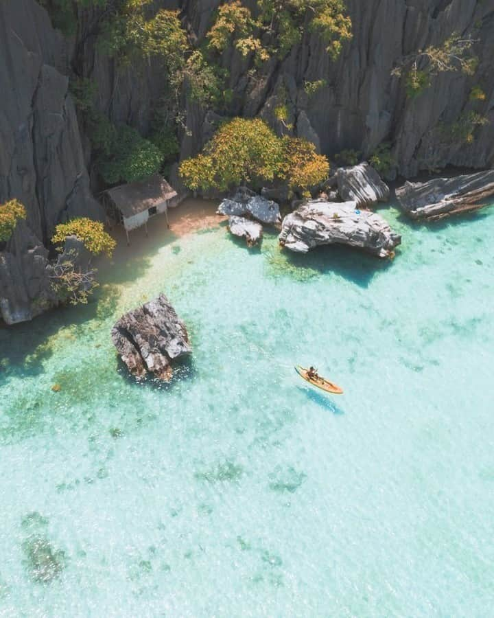 9GAGさんのインスタグラム写真 - (9GAGInstagram)「Whom would you visit the Philippines with? It's officially dry season here 🇵🇭 Follow @voyaged for more travel ideas 🏖| By @agusleohalim - #voyaged #travel #9gag」1月18日 18時07分 - 9gag