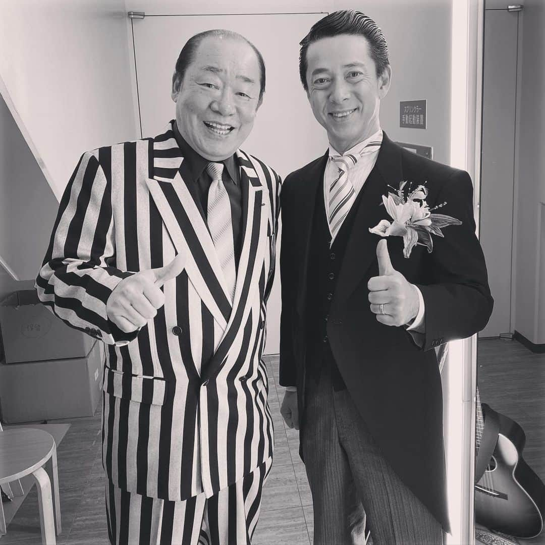 西川忠志さんのインスタグラム写真 - (西川忠志Instagram)「一の介師匠と  本日も毎日放送・よしもと新喜劇を ご覧いただきました皆様ありがとうございました。 本日放送分で舞台袖にて島田一の介師匠と 撮って頂いた写真です。  そして今日も松竹座のお稽古でした。  感謝  #島田一の介　#川畑座長週　#なんばグランド花月　#ngk  #吉本新喜劇　#男2人　#男同士　#白黒　#ダンディ#西川忠志　 #ありがとうございます　#ありがとう　#感謝　#毎日放送　 #よしもと新喜劇」1月18日 18時20分 - nishikawa_tada