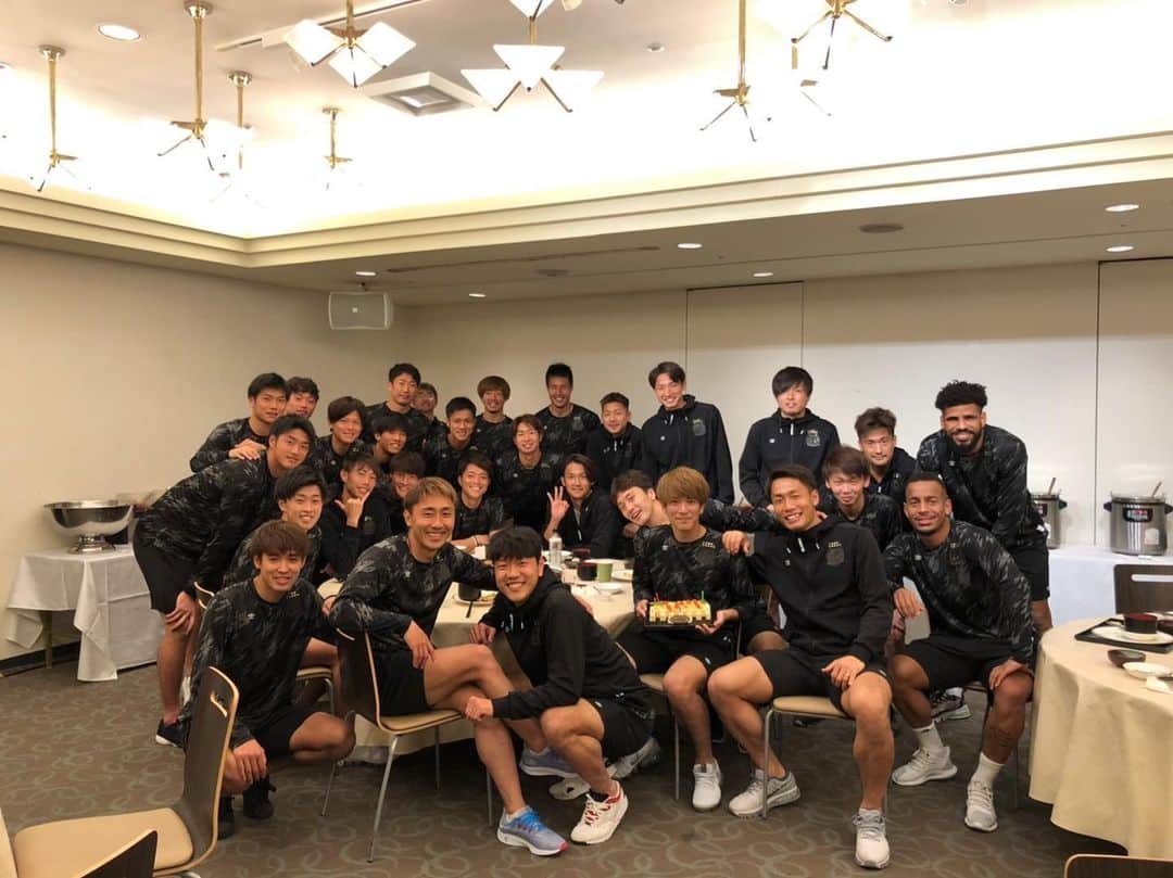 倉田秋のインスタグラム：「しんや誕生日おめでとう🎉 #矢島慎也 #ガンバ大阪」