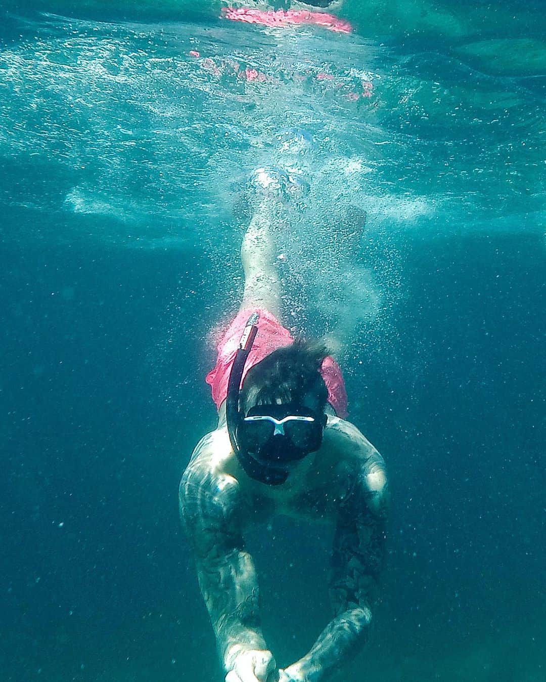Blasterjaxxさんのインスタグラム写真 - (BlasterjaxxInstagram)「Snorkeling in the Philippines was such an experience! Just a little retreat from daily chaos and becoming one with the ocean✌️ #ZEN #ocean」1月18日 18時45分 - blasterjaxx