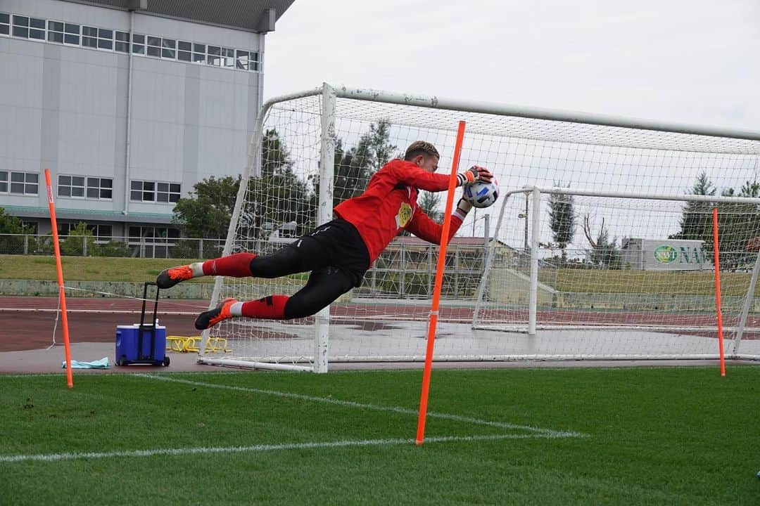 波多野豪さんのインスタグラム写真 - (波多野豪Instagram)「全てはFC東京の為に！！！ Para Tokyo #fctokyo #tokyo #gh13  #okinawa #gk」1月18日 18時59分 - gohatano50