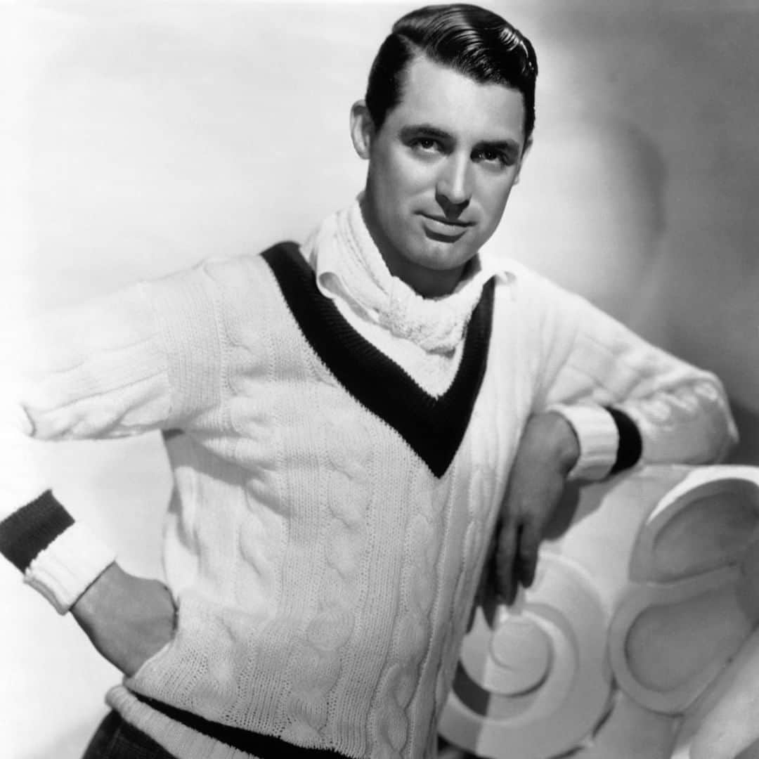 スマートターンアウトのインスタグラム：「'All it takes are a few simple outfits. And there's one secret - The Simpler The Better' - Cary Grant  We couldn't agree more. 💛  Happy Birthday to this style icon #CaryGrant  #oldhollywood #vintagestyle #oldschool #dapper #vintagetennissweater #vintagecricketsweater #simplestyle #timelessstyle #timelessfashion #mensfashion #mensfashion #mensfashionpost #menstyle #mensaccessories」