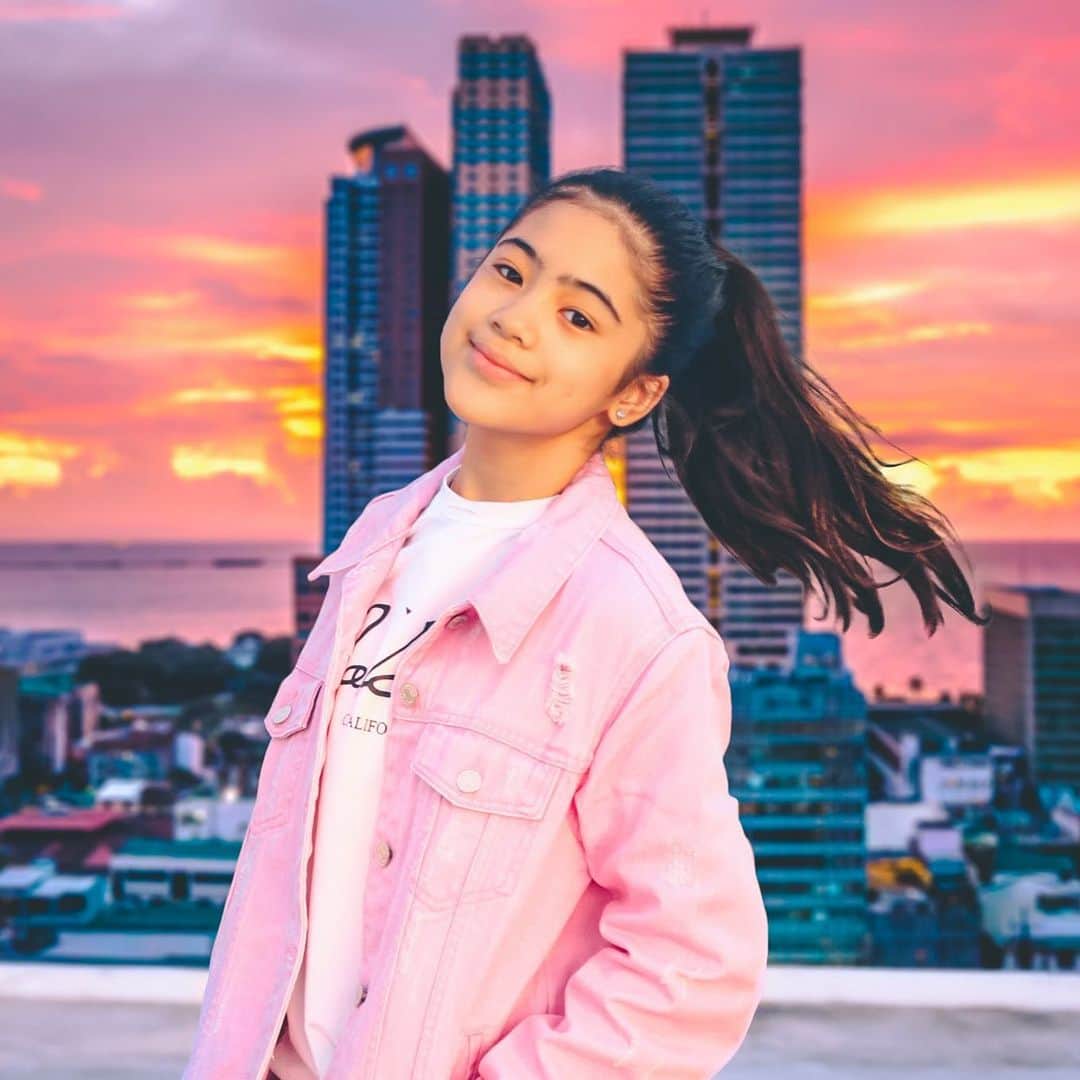 Niana Guerreroのインスタグラム：「always believe something good is about to happen ✨😆 edit by: @kellansworld 🔥」