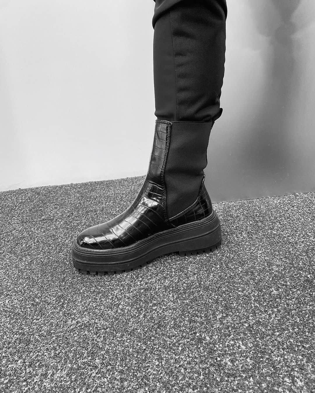 Icumi Oohamaさんのインスタグラム写真 - (Icumi OohamaInstagram)「Boots. .  @zara 通り道にしようとしたら. 前にオンラインで即完してたブーツ発見してその場で履きかえた♪」1月18日 19時32分 - icumi___