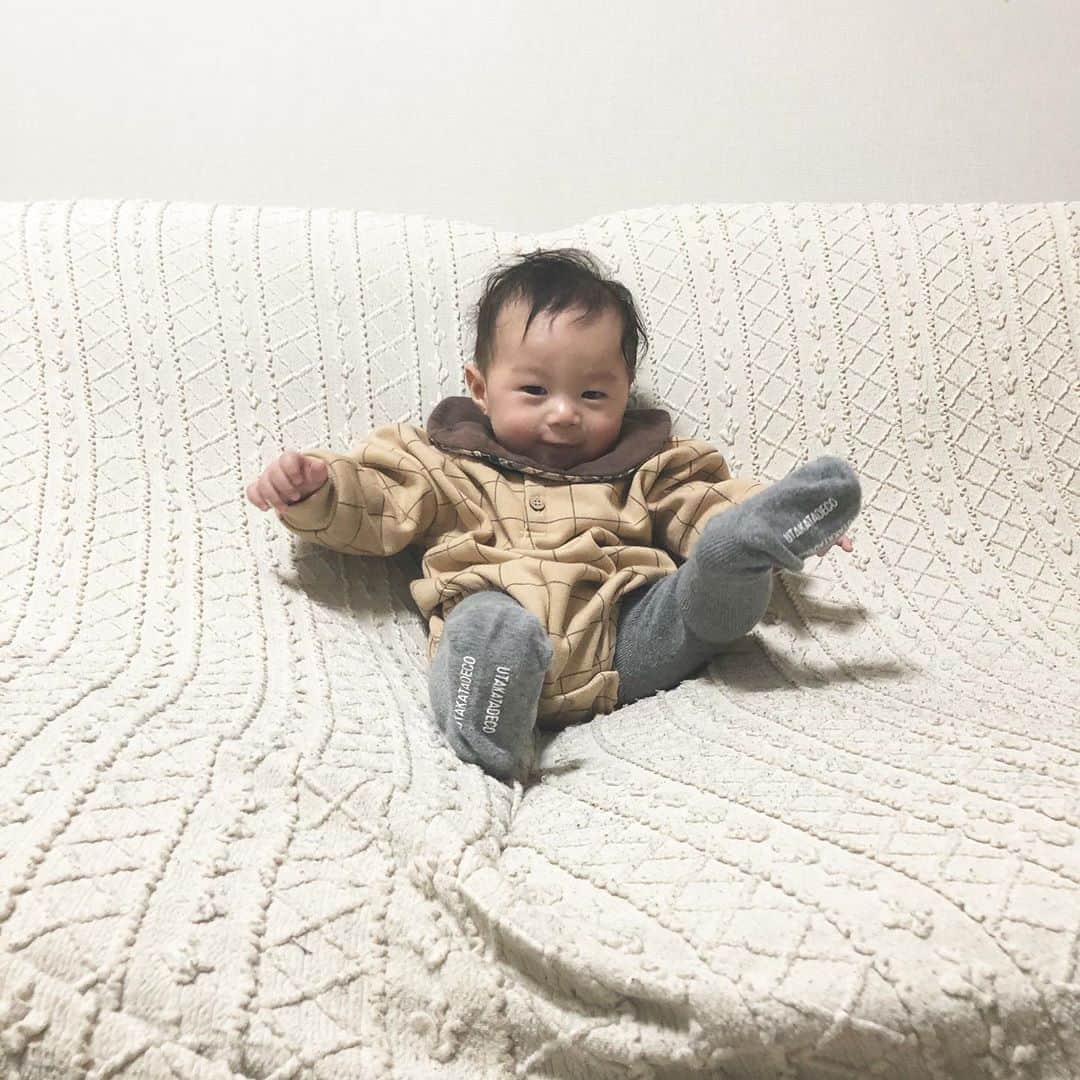 のインスタグラム：「癒しと夜泣き担当👶🏻💦﻿ #眠い毎日😂😂﻿ ﻿ ﻿ #2歳差育児﻿ #2歳差兄弟﻿ #2歳7ヶ月﻿ #生後5ヶ月﻿ #男の子ベビー﻿ #男の子ママ」