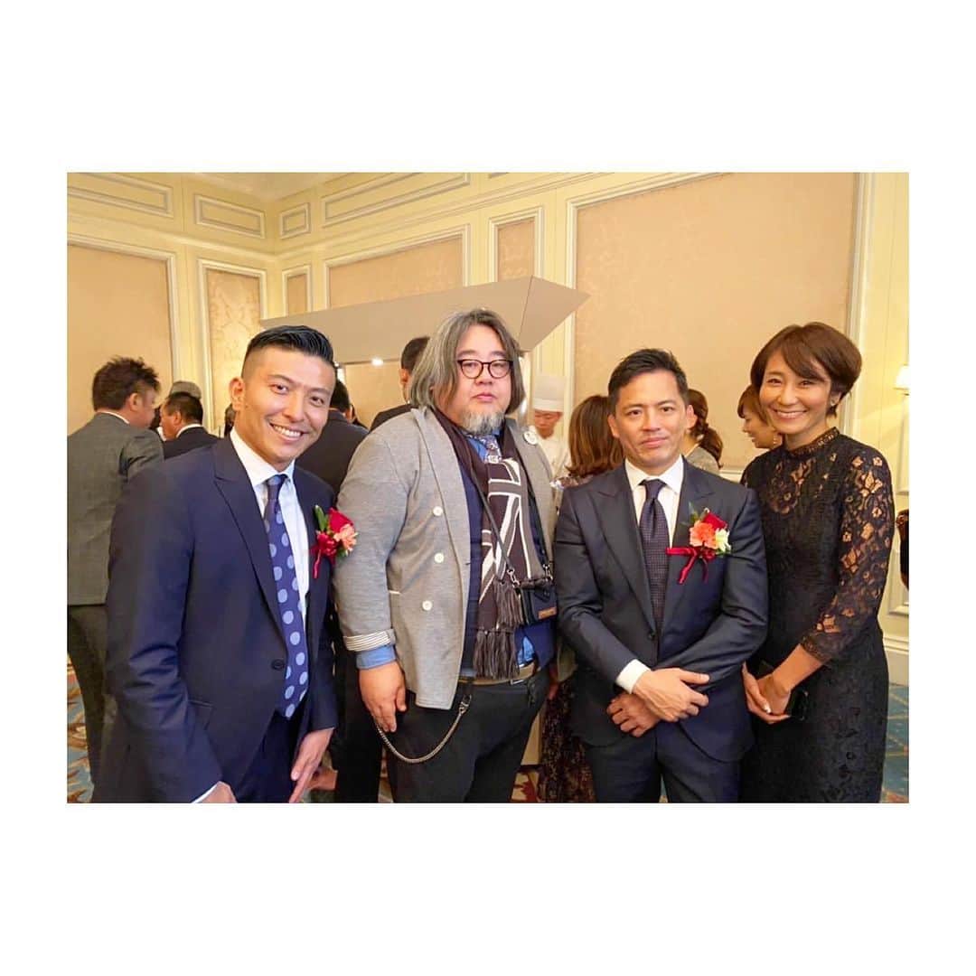 寺内健のインスタグラム：「先日のミキハウス新春祝賀会でいつもお世話になってるコニーさんと。 - #mikihouse #diving」