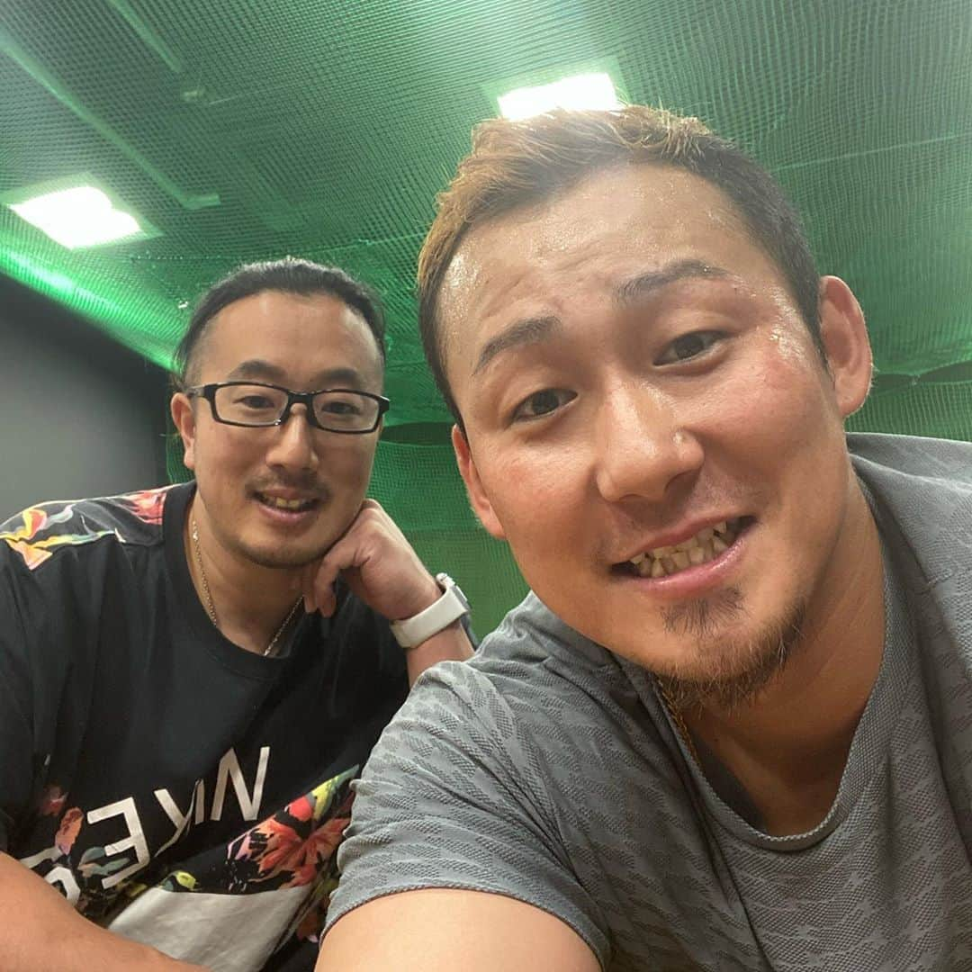 中田翔さんのインスタグラム写真 - (中田翔Instagram)「今日もしっかり鬼教官と2人でやり込みました！！また、明日からも頑張ります！ #中田翔#秀島鬼教官#b2ファクトリー」1月18日 19時45分 - shonakata_official