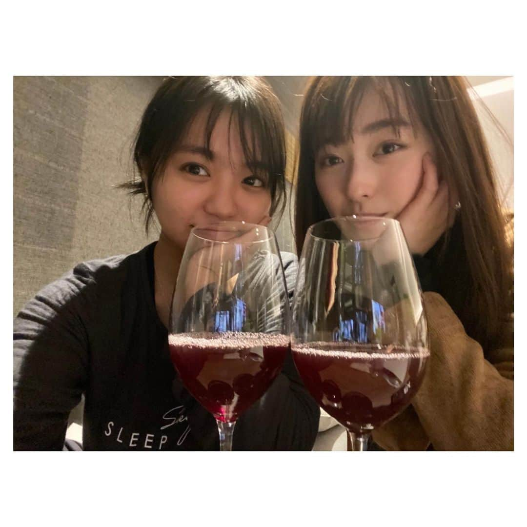 福原遥さんのインスタグラム写真 - (福原遥Instagram)「. 優乃とお正月に行った京都旅☺︎ ずーっと一緒にいられる落ち着くお方。 優しい空気を吸ってのんびり旅。 しょうもないことでたくさん笑ったり。 2020年のことを2人で ワクワクしながら話したり。 ほっこり癒される旅でした。  #大原優乃　ちゃん #2020年　#子年 #お酒じゃなくてぶどうジュース #カッコつけてみた笑」1月18日 19時57分 - haruka.f.official