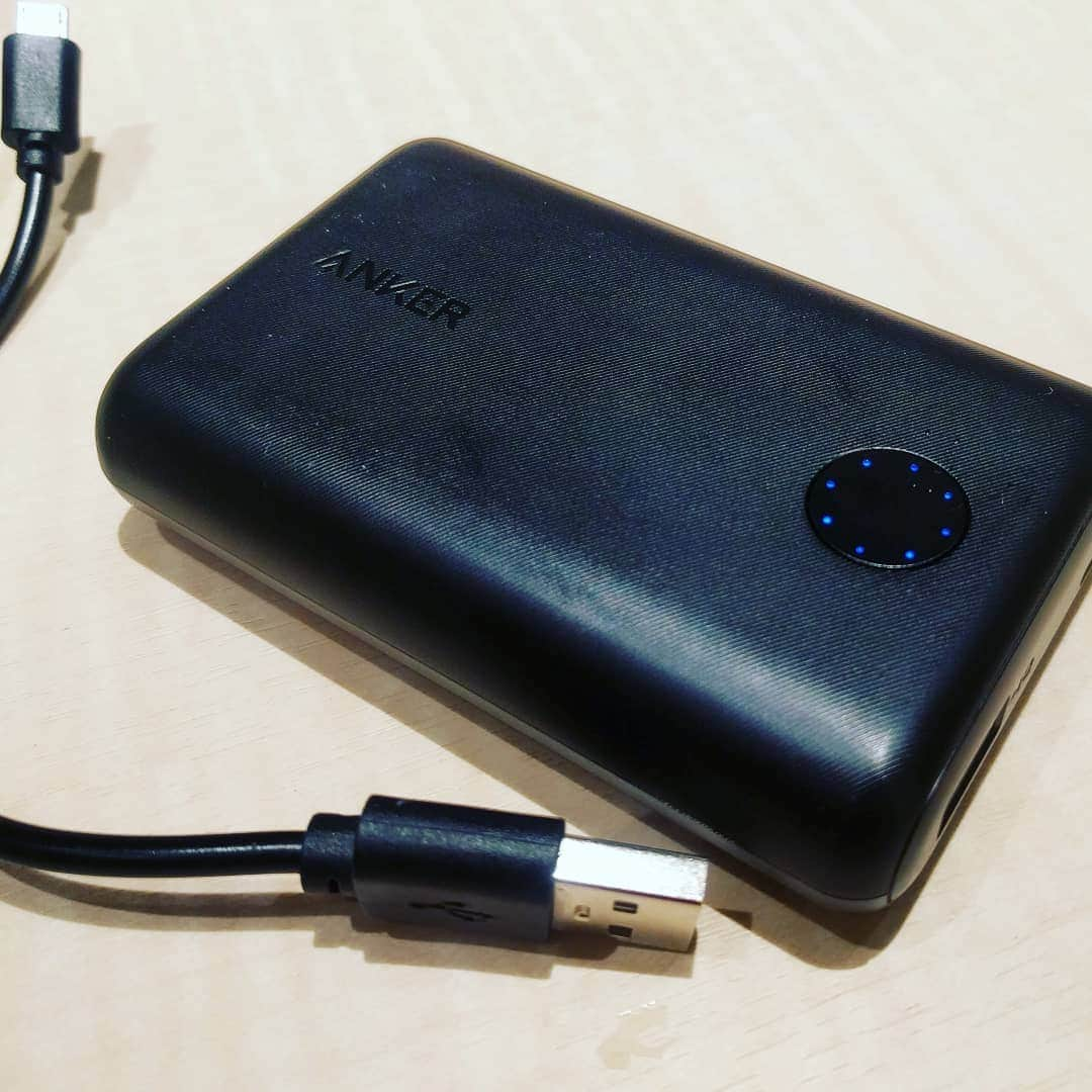 越中睦士さんのインスタグラム写真 - (越中睦士Instagram)「快適⚡  #ANKER #充電器」1月18日 19時58分 - makotokoshinaka