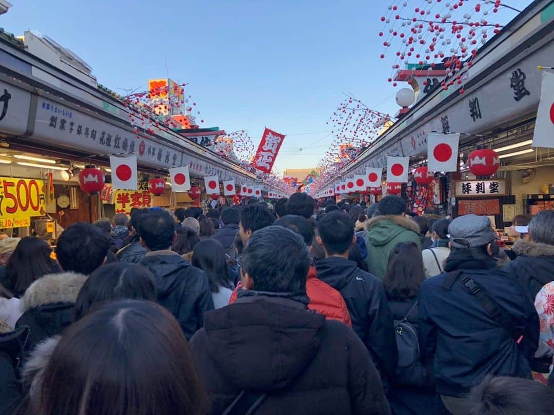 高城れにさんのインスタグラム写真 - (高城れにInstagram)「私の運転で浅草の浅草寺まで💜 しっかり参拝もしたけど、とにかくずっと食べてたよ🐷💜 #お正月　#浅草寺　#2020年も　#色気より食い気か⁉︎」1月18日 20時00分 - takagireni_official