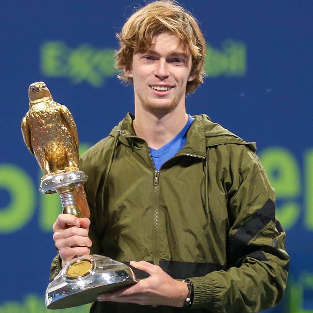 ATP World Tourさんのインスタグラム写真 - (ATP World TourInstagram)「2️⃣ titles in 2️⃣ weeks. What predictions do you have for @andreyrublev the rest of the season 👇」1月18日 20時00分 - atptour