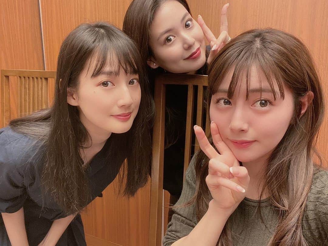 高嶋香帆のインスタグラム：「最近の写真(*´◒`*) . SANYOのイメージガールを務めた、７代目ミスマリンちゃんの３人でご飯へ💕 . 結構久しぶりだけど、一緒に仕事してた時と変わらず、喋り倒してあっという間でした☺️👏 . . ２枚目は祐葉ちゃんと💓 . 夢ヶ崎動物公園に行ったんだけど、動物園って大人になってからいくと癒されるし、良いね！笑 . 次は水族館へ行きたい🐟✨ . 大好きな人達に会えて嬉しいです☺️💓」