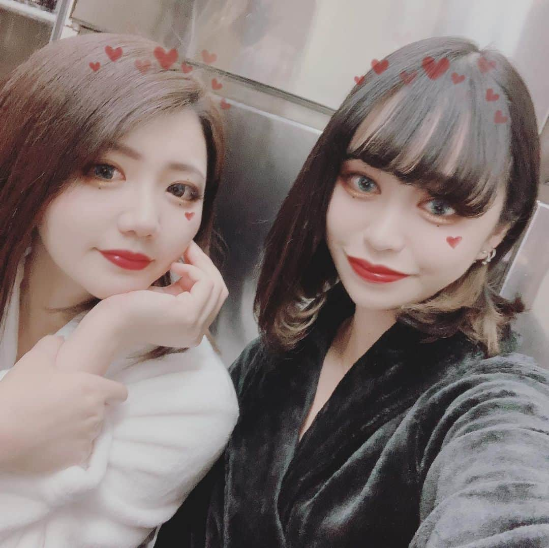 一ノ瀬るなさんのインスタグラム写真 - (一ノ瀬るなInstagram)「2020初イベントバスローブ🛁*。 今回も来てくださった方 ありがとうございました❤  バスローブ3回目だけど 今回で全色制覇🎶 みなさん何色がお好きですか？❤ #whitestage #ホワイトステージ #名古屋 #栄 #錦 #三丁目 #錦3 #キャバクラ #キャバ嬢」1月18日 20時10分 - luna_whitestage