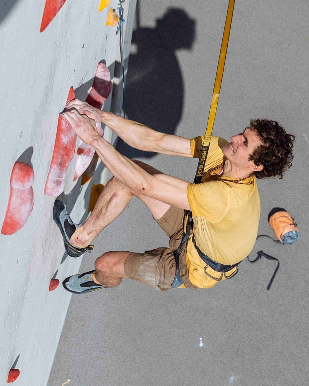 アダム・オンドラさんのインスタグラム写真 - (アダム・オンドラInstagram)「One month of specific speed climbing training is done and I can move on and start training lead and boulder. It was hard mentally, but in the end much easier than I expected - thanks to my sparing partner @rishat_khaibullin and my speed climbing coach @liborhroza.  Now it is is time to train lead and boulder, but first I will touch some perfect limestone😊👌 Pic by @lukasbiba from last year in Innsbruck. @montura_official @blackdiamond @lasportivagram @mazagrande @gardatrentino」1月18日 20時12分 - adam.ondra