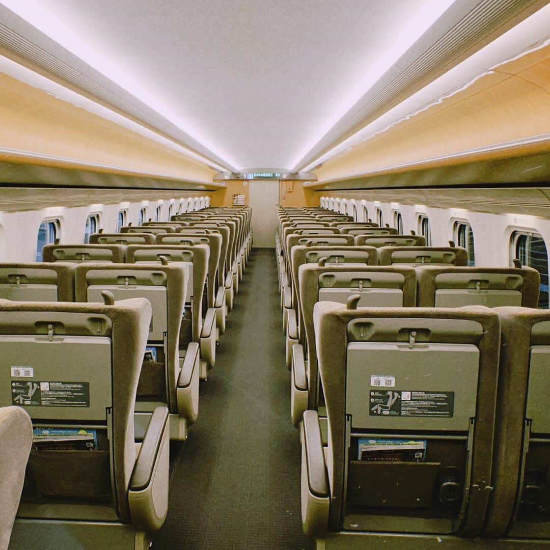 堀田茜さんのインスタグラム写真 - (堀田茜Instagram)「たまに乗る東北新幹線の落ち着き具合。。 すきだな〜😌」1月18日 20時28分 - akanehotta