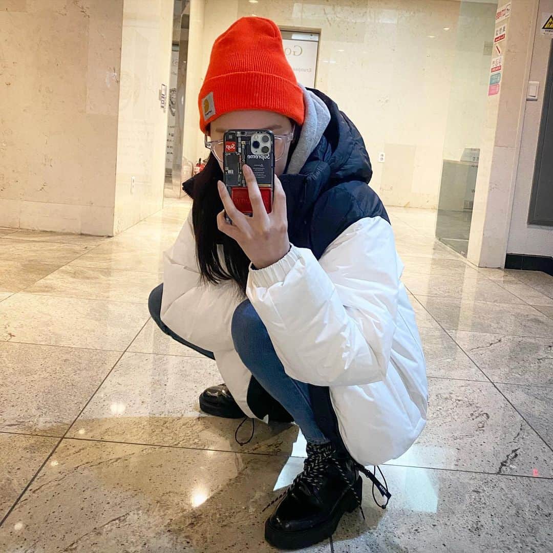 リジ のインスタグラム：「화장을 안했으므로 가리기🥭」