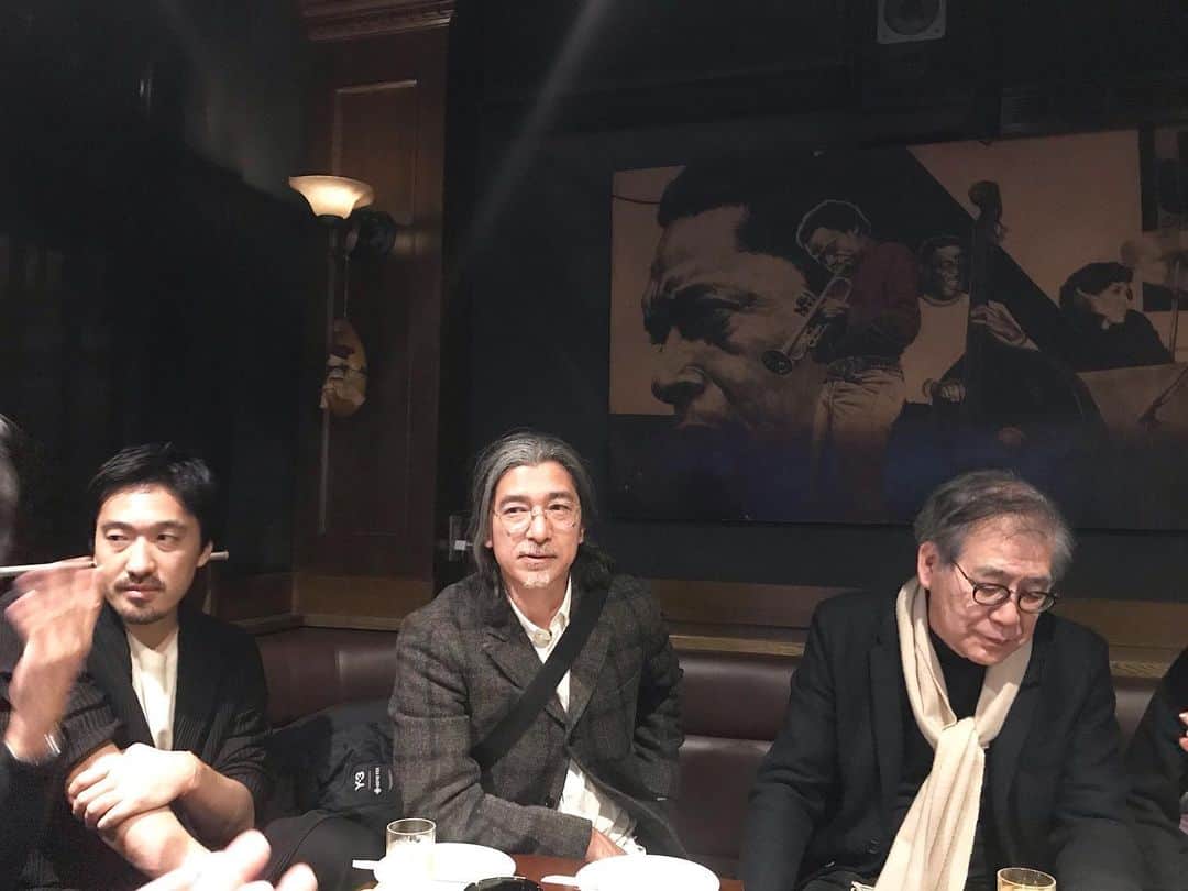 のインスタグラム：「絵になるなあ　#南條史生 #タカイシイ #田根剛 南條さん送別会二次会」