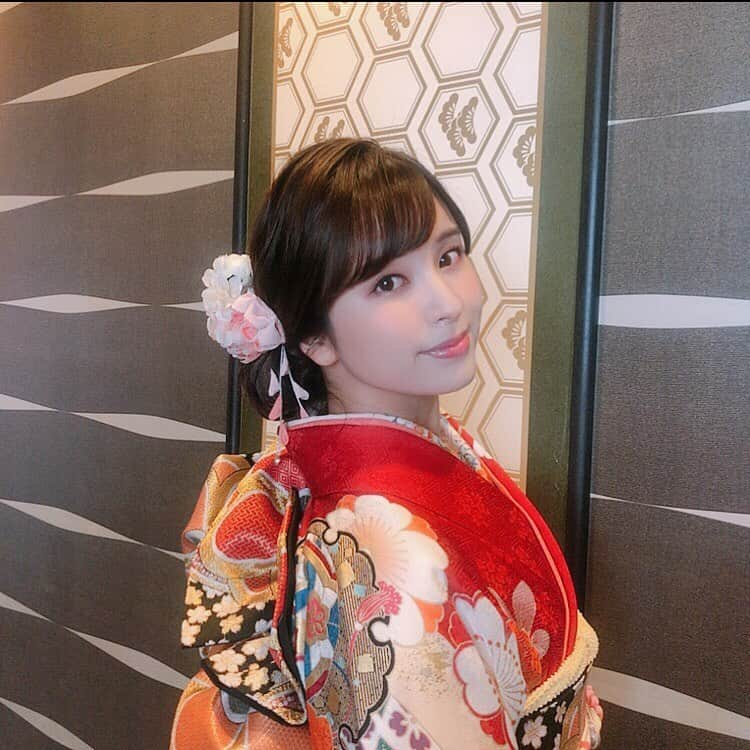 角谷暁子さんのインスタグラム写真 - (角谷暁子Instagram)「今夜23時55分から #そろそろにちようチャップリン 放送あります！  2020年の笑い始め、 チャップリンレギュラーのみなさんのネタをお届けしています❤️ #スピードワゴン さん、 #ハリセンボン さん、 そして #ダンディー坂野 さん、 #トム・ブラウン さんのネタが見られますよ〜！」1月18日 20時43分 - kadoya_akiko