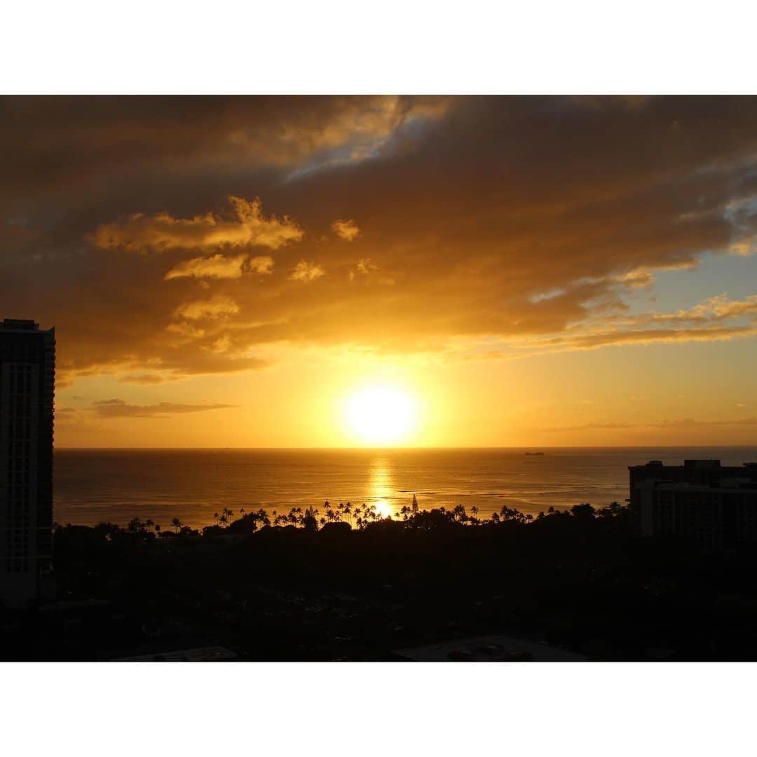 武田華奈さんのインスタグラム写真 - (武田華奈Instagram)「. 好きなこともできました𓆛.。 .  #ダイビングとビール #お昼とサンセット #hawaii」1月18日 20時45分 - kana_takeda.19
