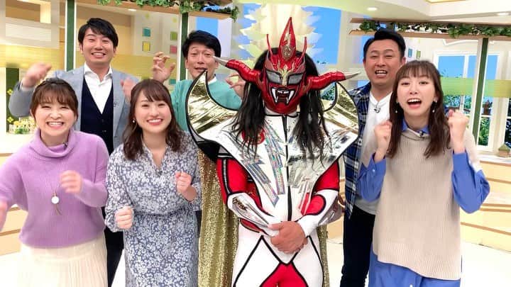 福田太郎のインスタグラム：「🈴 受験生の皆さん、 センター試験お疲れさまでした！ あしたも全力！出し惜しみなしで✌️ ⠀ 緊張して当たり前です。 熱くなれるほど頑張ってきたってことです。 この一瞬一秒を無駄にせず、噛み締めて キラキラした未来だけイメージして 合格に向かって、ひた進んでください！ 『君なら出来る！』 ⠀ ⠀ #受験生 へ #イチモニ！土曜メンバーからの #エール #獣神サンダーライガー さん #全力エール 掴め #夢 を #岩本勉 #藤尾仁志 #谷口いくみ #小俣彩織 #HTB #アナウンサー #福永裕梨 #福田太郎 #祈 #合格 #大学入試 #センター試験 そんな僕は #私大」