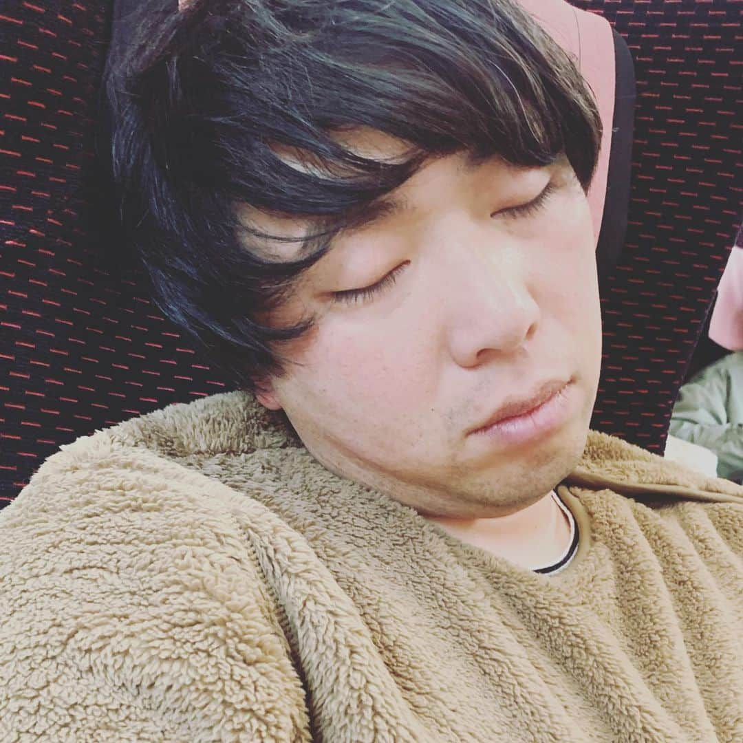 丸山桂里奈さんのインスタグラム写真 - (丸山桂里奈Instagram)「今日もおつかれさまー笑笑。 山梨、さいっこー。  #マネージャーさん #おーさきさん #1時間早く行ったのでその時間恋愛相談 #女子会に参加できるオトコ #いい恋できますように #それは私が #マネージャーさんに何でも報告する件 #報告 #連絡 #相談 #ほうれんそう #これが大事 #いつもありがとうね #明日もパワーミラクルでいこう #信玄餅アイスの可能性は無限大 #おいしすぎるよ #脳みそ溶け出すくらいにね #いい意味で #インスタバエ」1月18日 21時11分 - karinamaruyama