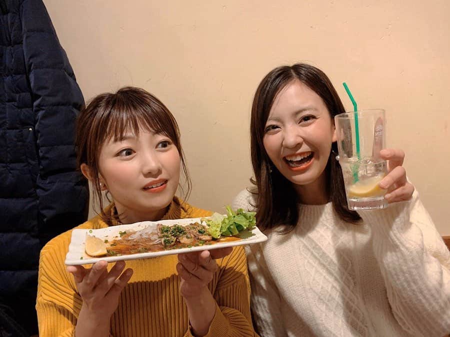 上杉あずさのインスタグラム：「. 先日の相棒(@yuu__noir )との新年会🍻 会うと食べ過ぎる傾向にあるわしら。 今年も食トレしてたくましく生きようね。 1/19誕生日おめでとう🎊 ㊗️大台突破！！！？？？ #bkb #kawasaki #hbd #happynewyear #and #happybirthday #toyou #you #kotoshimoyoroshiku #gangan #hawks #check #go #s15 #weare #hungry」