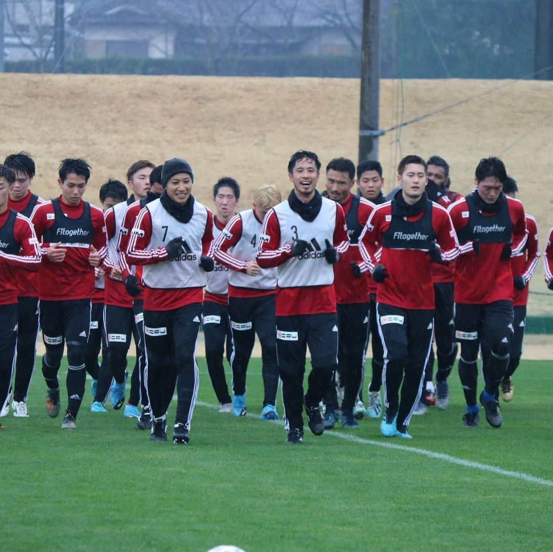 ツエーゲン金沢さんのインスタグラム写真 - (ツエーゲン金沢Instagram)「. . camp training⚽️ photo gallery . . #zweigen#ツエーゲン#ツエーゲン金沢#ZWEIGEN#KANAZAWA#Kanazawa#石川#金沢#挑戦をこの街の伝統に#ISHIKAWA#Ishikawa#NEXTSTORY#サッカー#soccer#Jリーグ#J2#観戦#スポーツ#sports#ツエジェニック#j撮り#WeareZweigen#japan#football」1月18日 21時20分 - zweigen_official