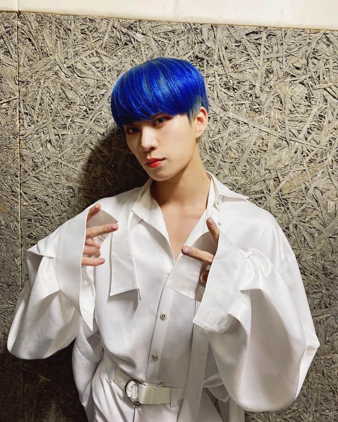 ピョン・ヒョンミンのインスタグラム：「💙」