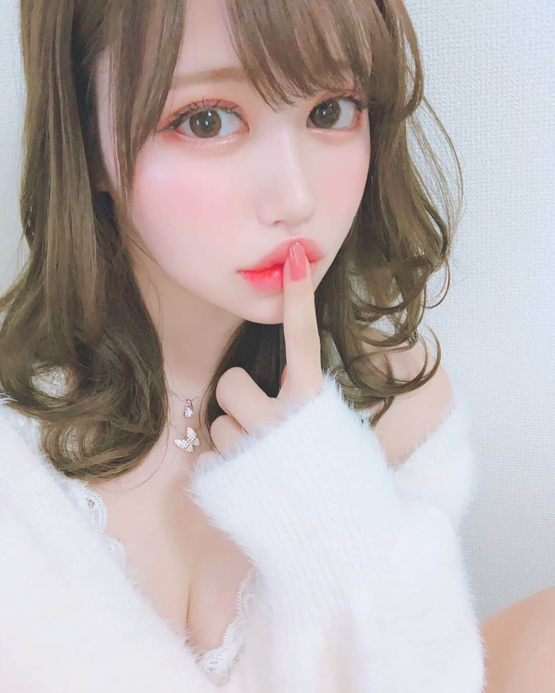 白田まい（白玉ろぷ）のインスタグラム：「むー🥺🥺 #白田まい #撮影会モデル #japanesegirls #时装 #模特  #コスプレ撮影 #粉我 #モデル撮影会 #偶像 #名古屋モデル」