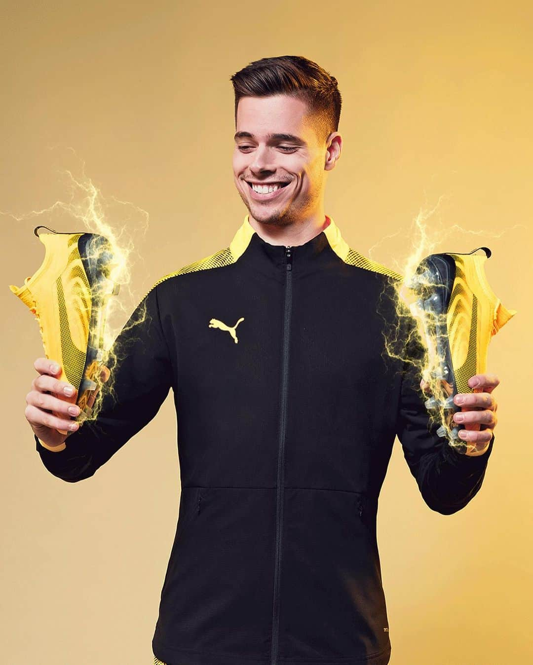 ユリアン・ヴァイグルさんのインスタグラム写真 - (ユリアン・ヴァイグルInstagram)「Be the SPARK ⚡️ @pumafootball」1月18日 21時41分 - juweigl